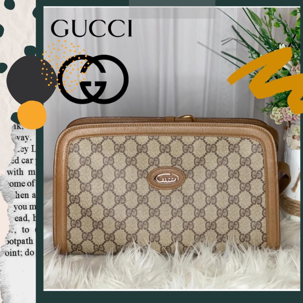 ⛔️SOLD⛔️Auth Gucci GG Supreme Crossbody